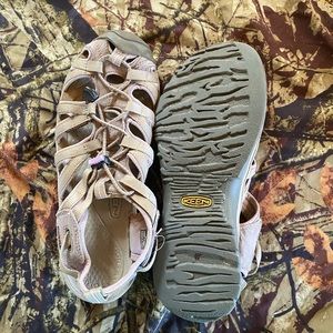 Keen size 10 sandals